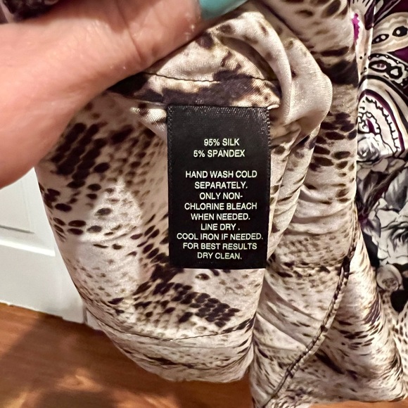 WHBM keyhole silk blouse - Picture 5 of 6